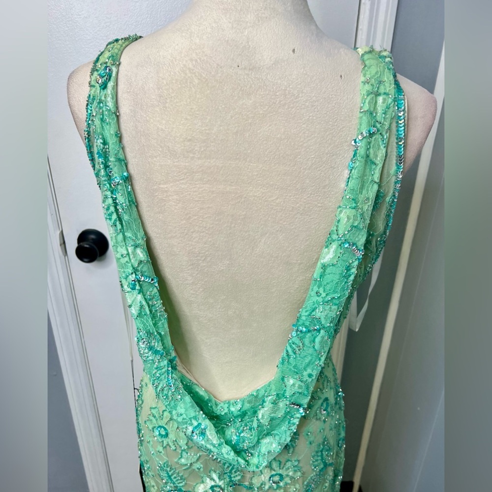 Prom dress - Picture 2 of 5